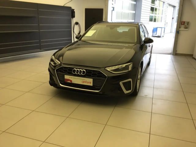 Audi A4 30 TDI S-Line