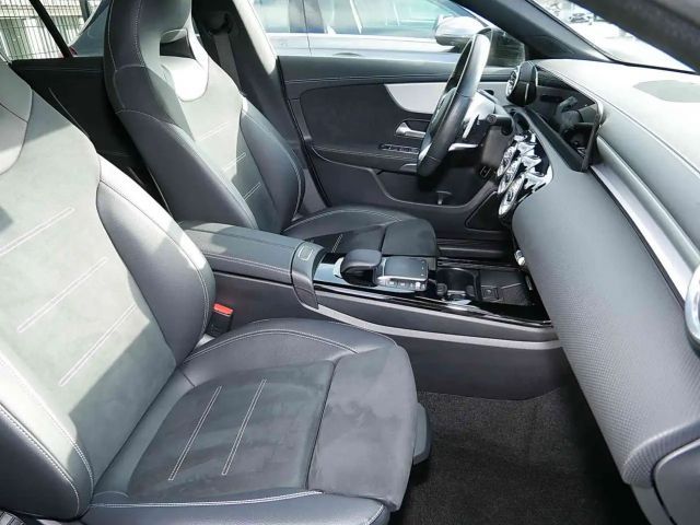 Mercedes-Benz CLA 180 AMG Line