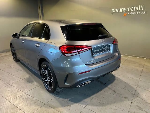 Mercedes-Benz A 250 A 250 e AMG Line