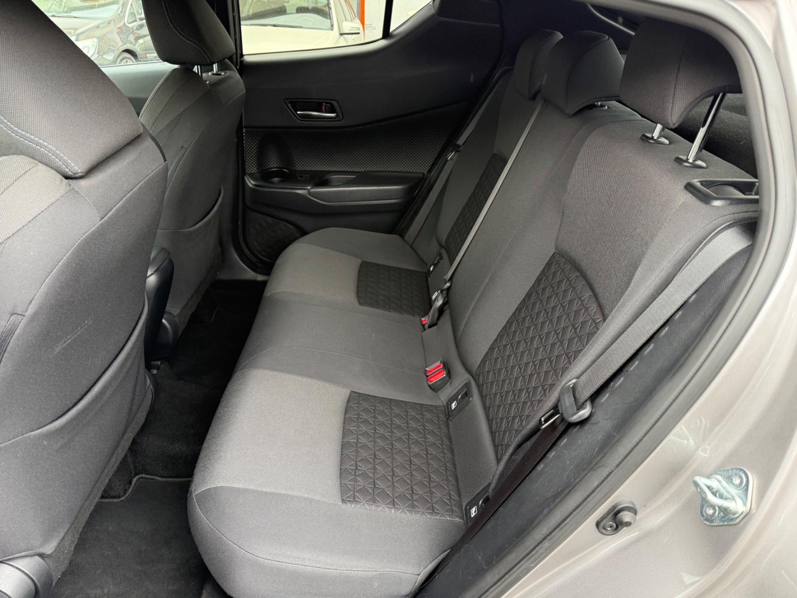 Toyota C-HR Hybride Team D