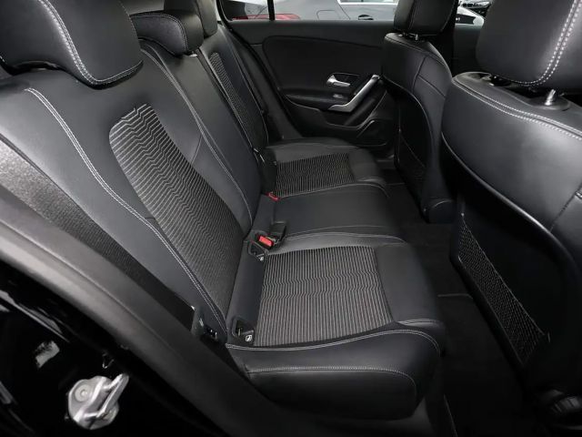 Mercedes-Benz A 200 A 200 d