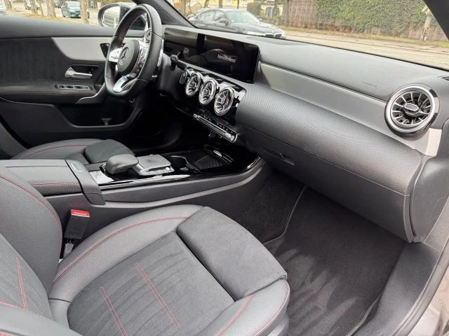 Mercedes-Benz A 250 A 250 e AMG Line