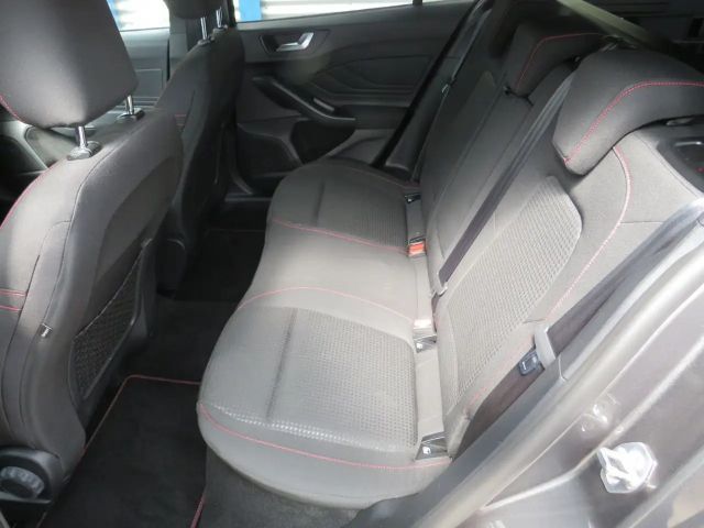 Ford Focus ST Line Wagon