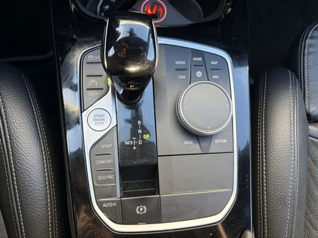 BMW 118 118i Sedan Sport Line