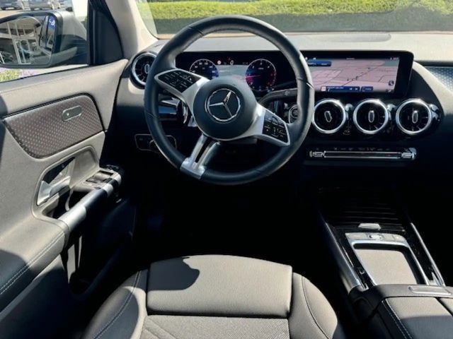 Mercedes-Benz GLA 200 Progressive