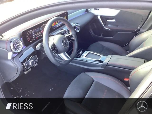 Mercedes-Benz CLA 200 AMG Line Coupé