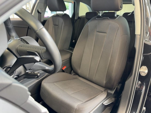 Audi A4 35 TFSI Avant S-Tronic