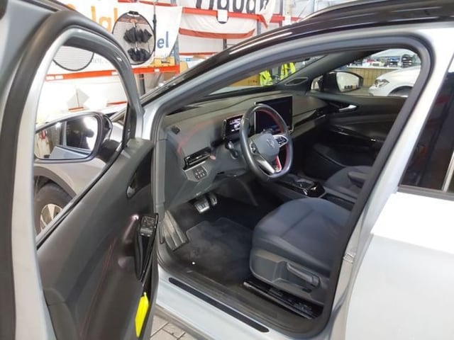 Volkswagen ID.4 340PS AHK.PANO.HEAD-UP.KAMERA.21 5JG
