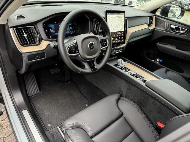 Volvo XC60 AWD Dark Plus