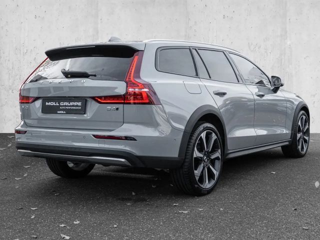 Volvo V60 Cross Country AWD Plus