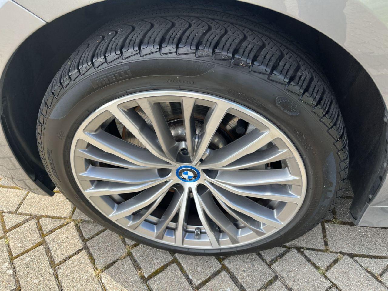 BMW 330 330e Sedan xDrive