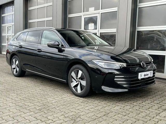 Volkswagen Passat 1.5 eTSI Business Variant