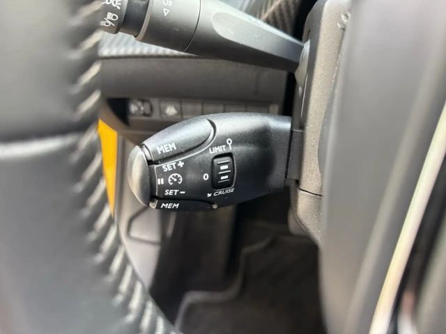 Peugeot E-208 Active Pack