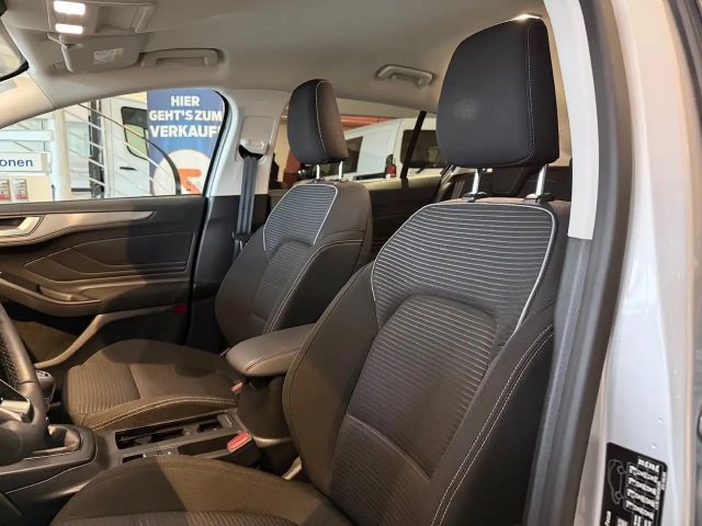 Ford Focus Titanium Wagon