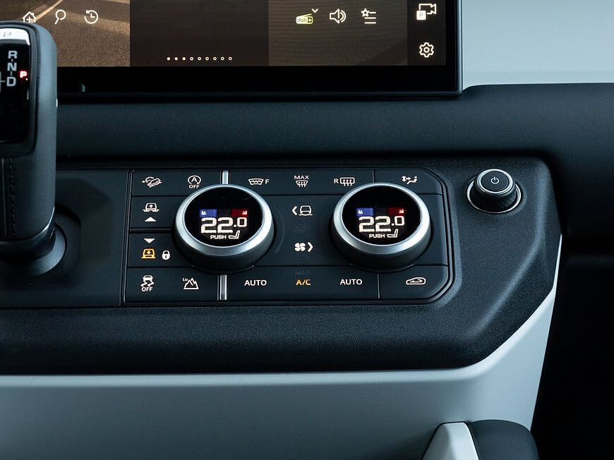 Land Rover Defender 110 Dynamic SE