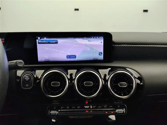 Mercedes-Benz A 180 A 180 d Luxury Line