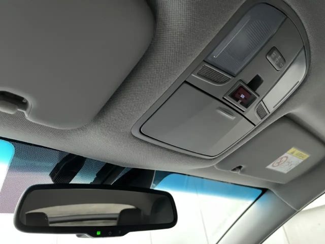 Hyundai Ioniq Hybrid Plug-in Style