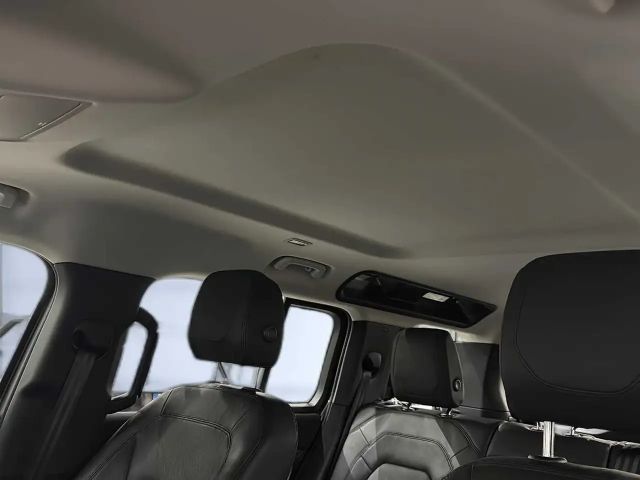 Land Rover Defender 110 D250 S