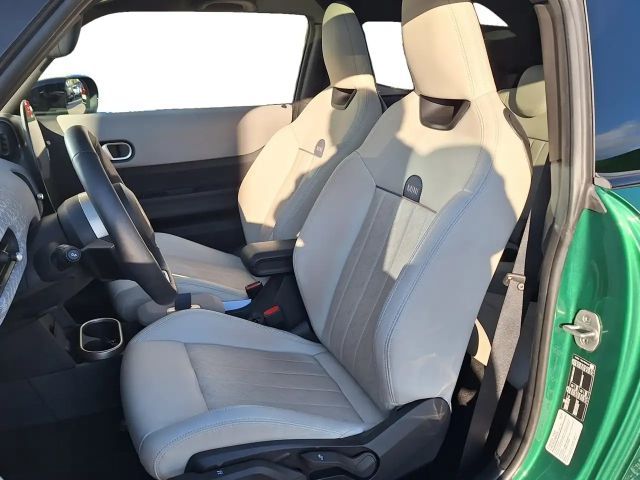 MINI Cooper Favoured Trim