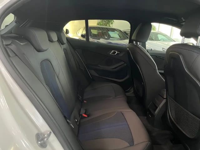 BMW 118 118i 5-deurs M-Sport Sedan