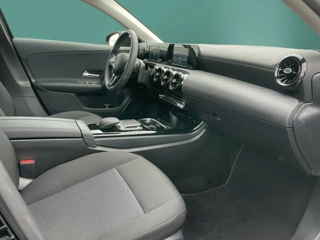 Mercedes-Benz A 250 A 250 e