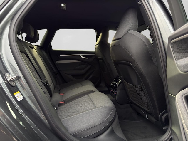 Audi A6 Avant Quattro S-Tronic