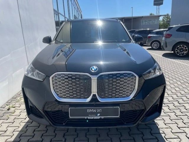 BMW iX1 xDrive