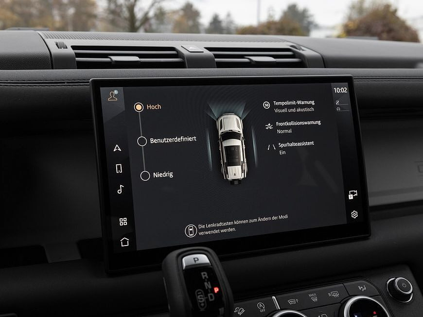 Land Rover Defender 110 Dynamic SE