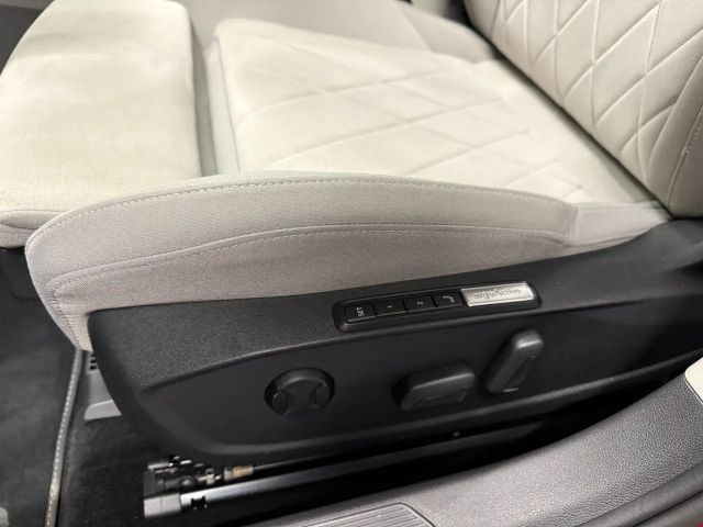 Volkswagen Golf 1.5 eTSI Golf VIII Life