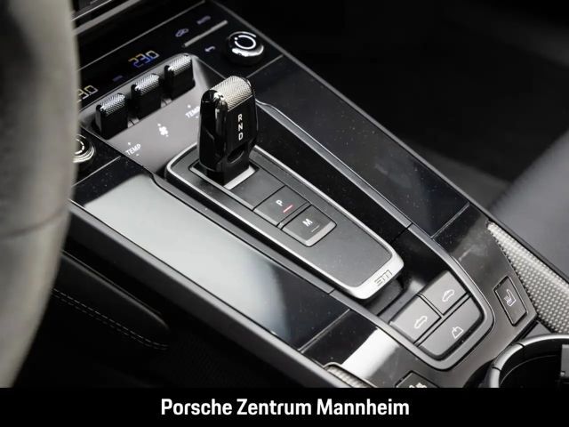 Porsche 992 Cabrio Carrera GTS