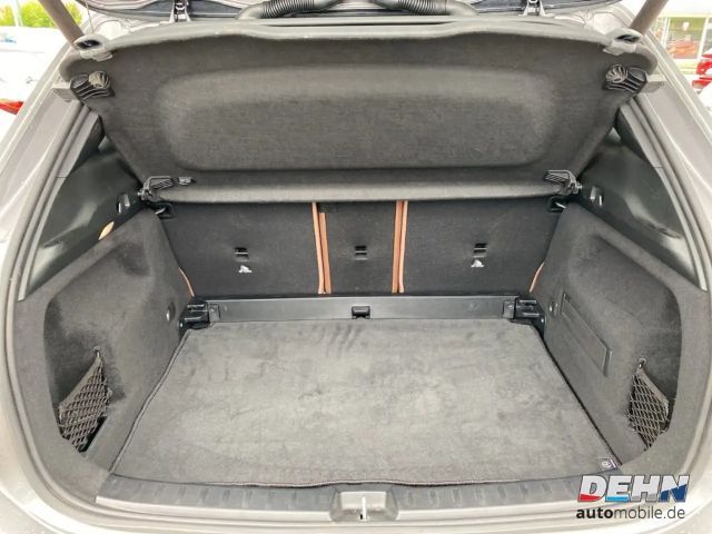 Mercedes-Benz GLA 250 4MATIC Progressive