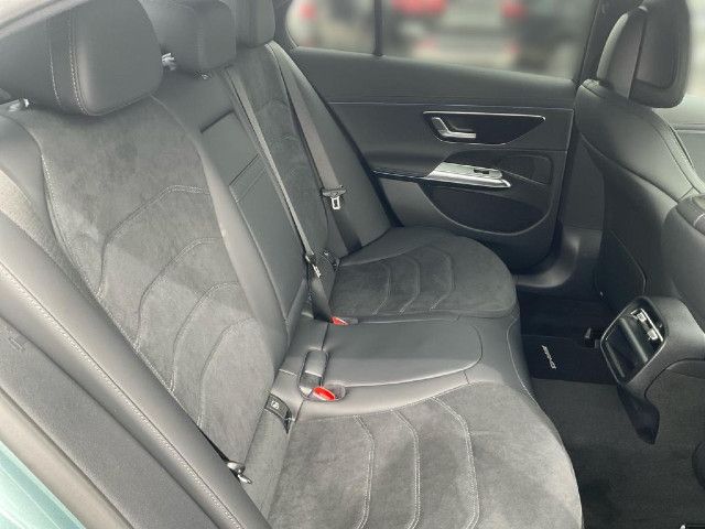 Mercedes-Benz E 220 E 220 d Sedan