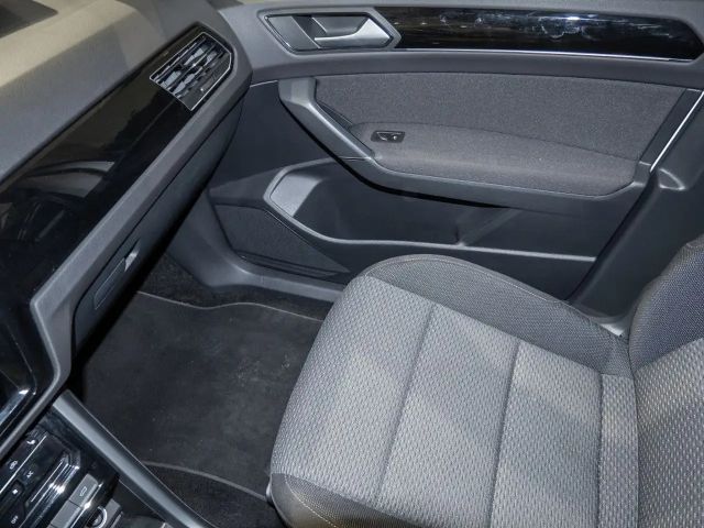 Volkswagen Touran 1.5 TSI DSG R-Line