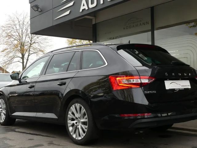 Skoda Superb *Memory Sitz*Vollleder*Panoramadach*AHK*