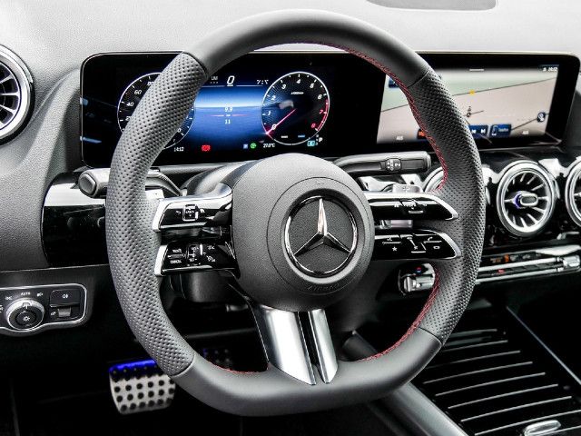 Mercedes-Benz GLA 200 AMG Line