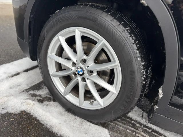 BMW X1 s18i DKG-Aut. Navi Kamera Sitzh. ParkAss.AHK PDC