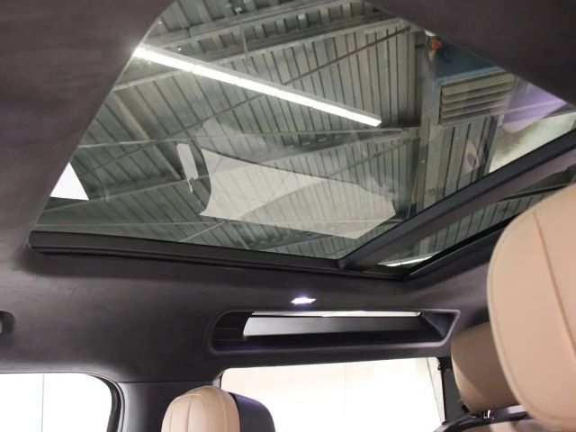 Land Rover Defender 90 Black Pack