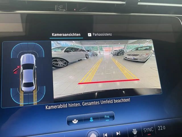 Mercedes-Benz E 220 AMG Line E 220 d Sedan