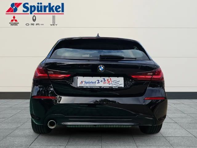 BMW 118 118i Sedan Sport Line