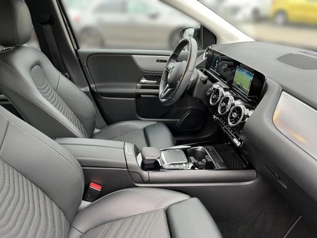 Mercedes-Benz B 200 Sedan Style