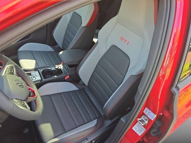 Volkswagen Golf 2.0 TSI GTI IQ.Drive