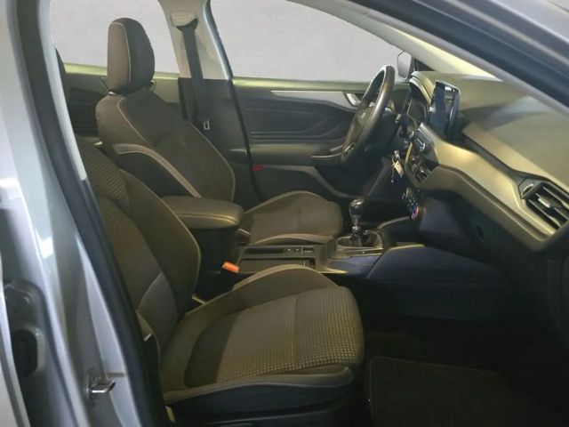 Ford Focus Cool & Connect EcoBoost Wagon