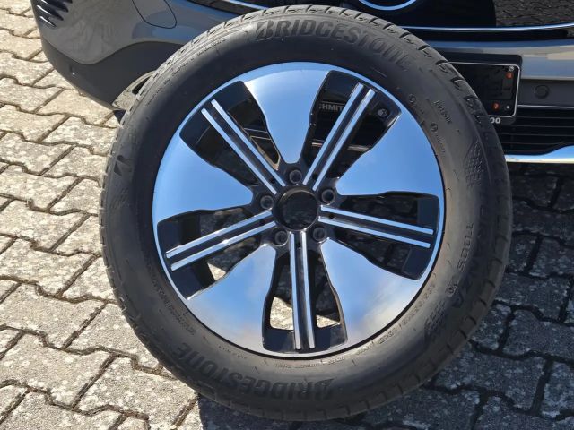 Mercedes-Benz EQB 300