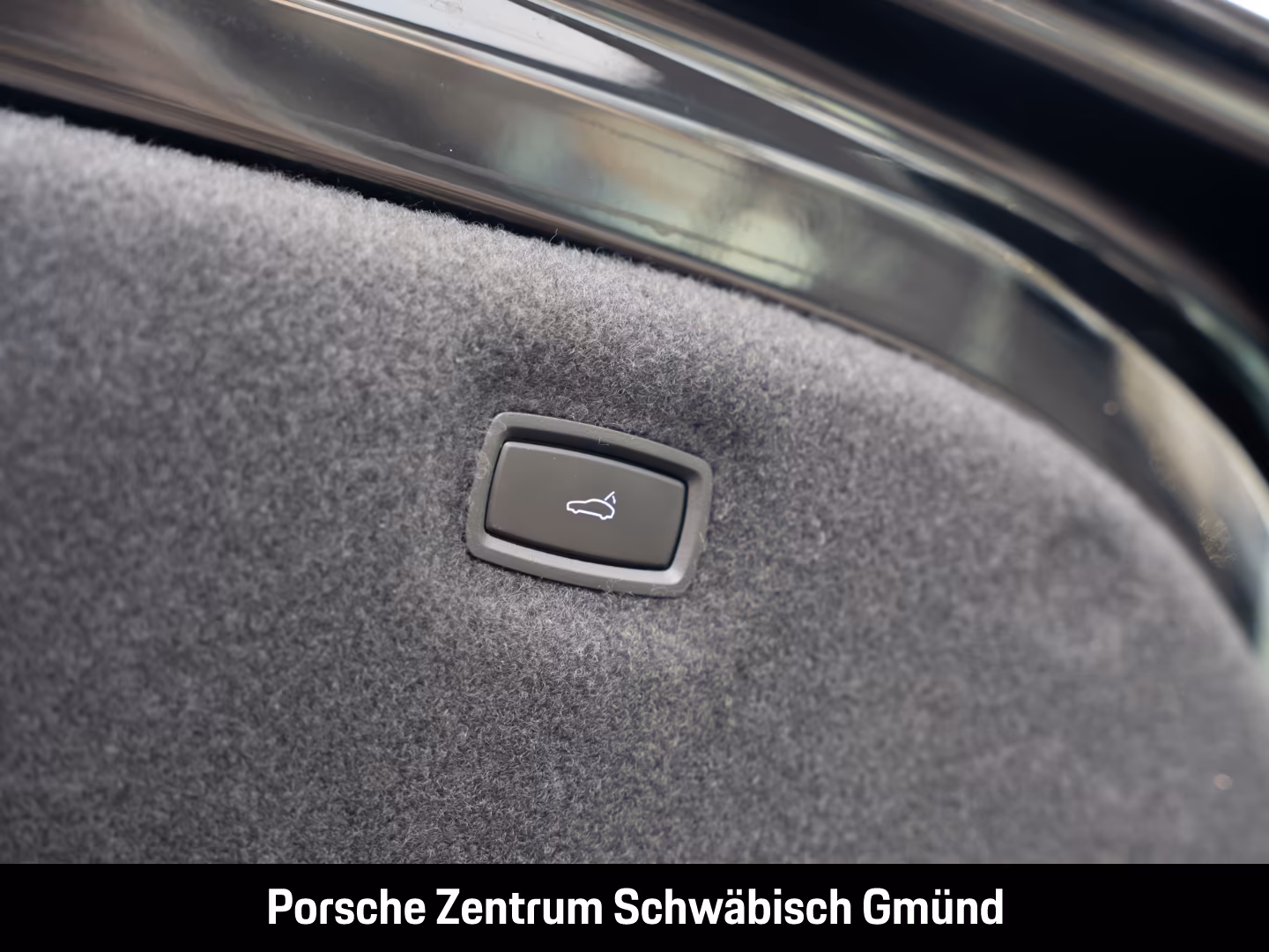 Porsche Taycan Basis Surround-View Luftfederung 21-Zoll
