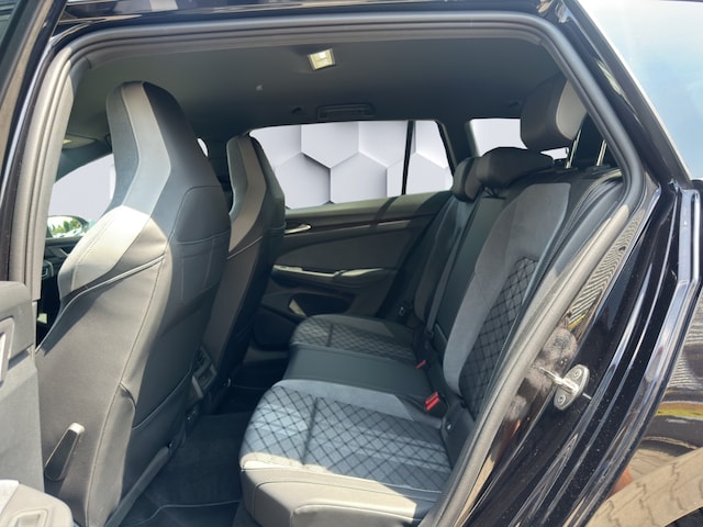 Volkswagen Golf DSG R-Line Variant