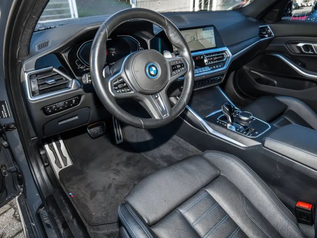 BMW 330 330e M-Sport Touring xDrive