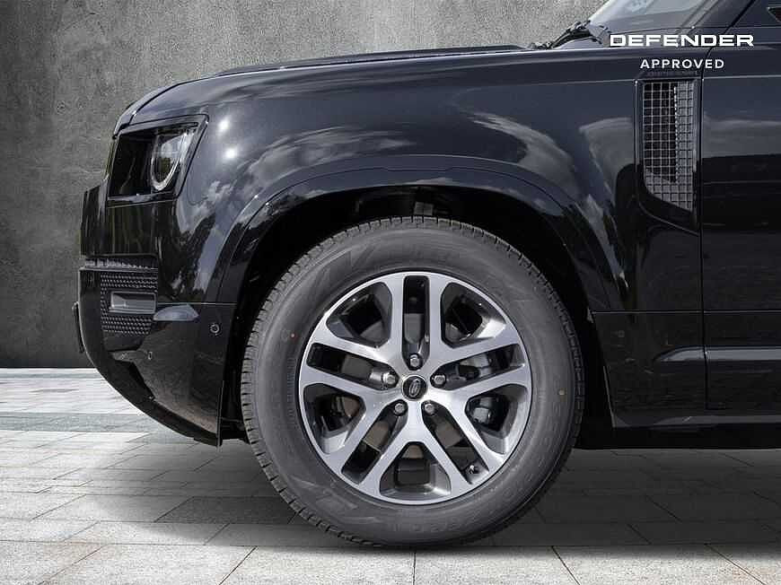 Land Rover Defender 110 Dynamic SE