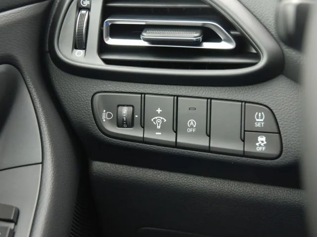 Hyundai i30 Advantage Hybrid T-GDi