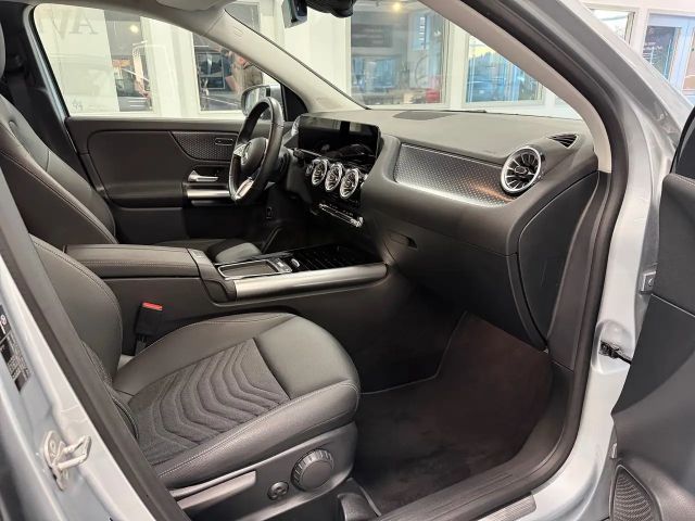 Mercedes-Benz GLA 200 4MATIC GLA 200 d