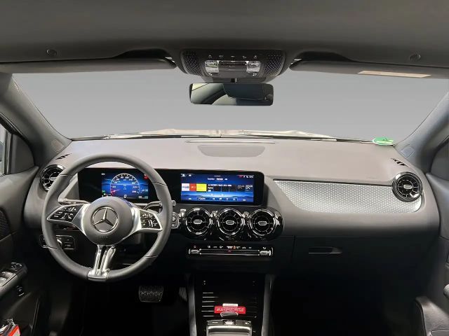 Mercedes-Benz GLA 200 MBUX+LED+PARKTRONIC+Kamera+SHz+AHK